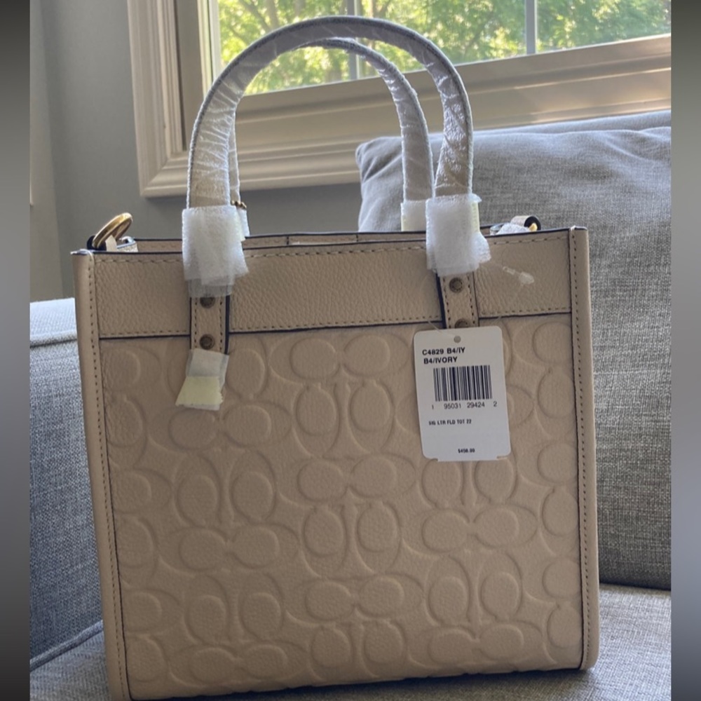 Coach Field Tote 22 Bag Signature Polished Pebble Leather Brass/Ivory NWT C4829￼